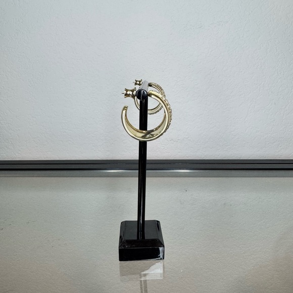 NWT Melinda Maria She's So Smooth Pave Hoop Earings - Picture 6 of 7